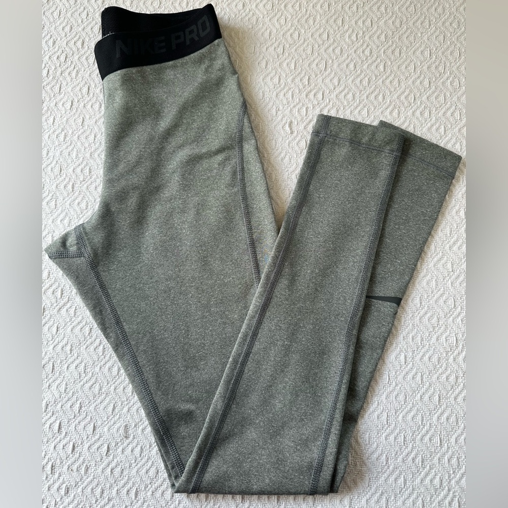 Nike Pro Leggings, Fleece Lined Women’s Size XS Grey and Black